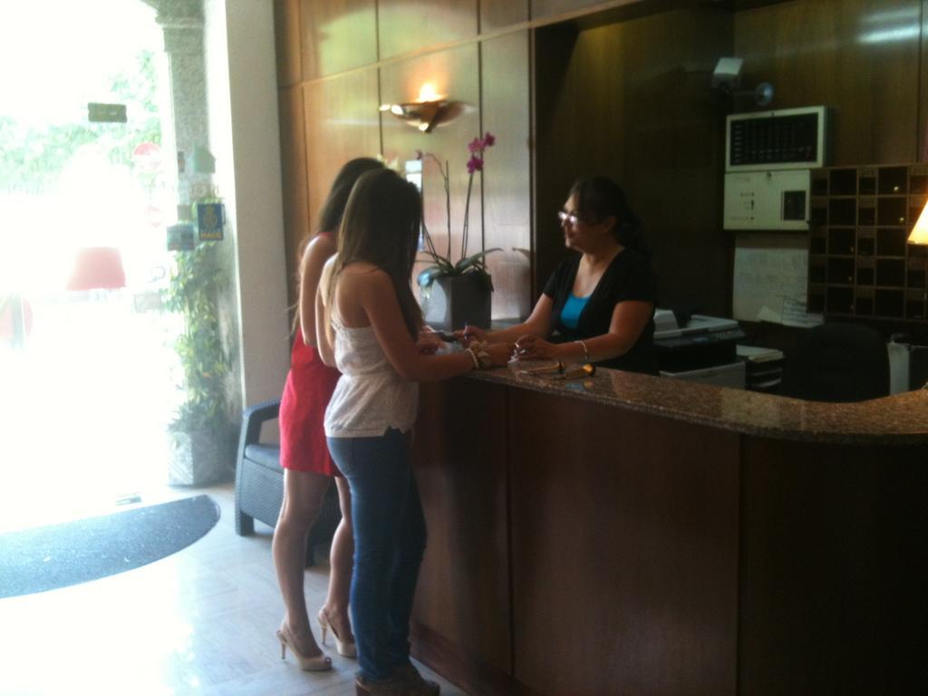 Hotel Manel Martorell Ngoại thất bức ảnh